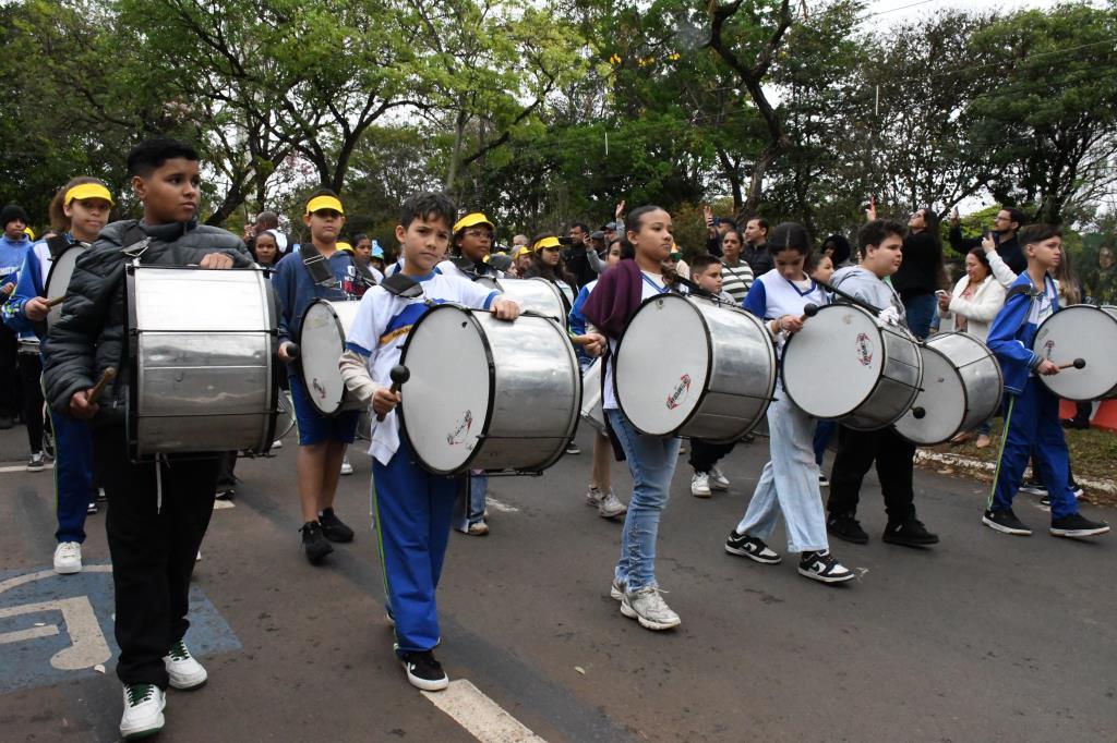 Nem o frio atrapalhou o Desfile de 7 de Setembro em Nova Odessa